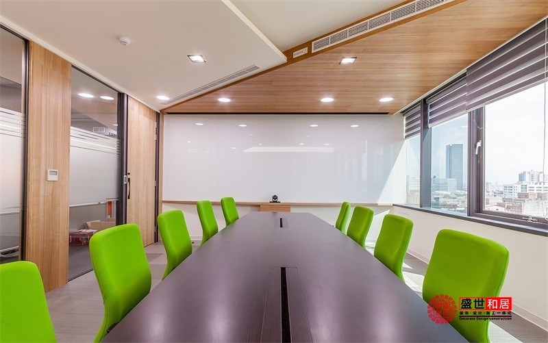 合肥1250平米辦公室裝修:打造高效與美學并重的現代辦公空間.jpg 合肥1250平米辦公室裝修:打造高效與美學并重的現代辦公空間.jpg