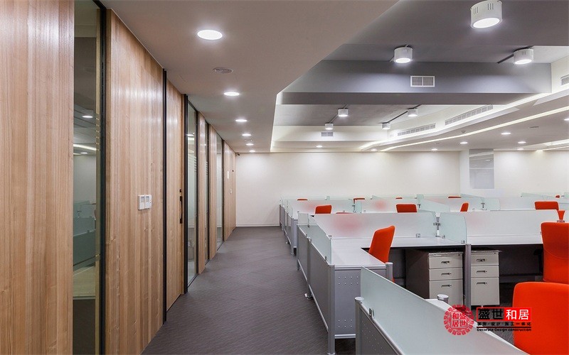 合肥1250平米辦公室裝修:打造高效與品牌融合的戰(zhàn)略空間.jpg 合肥1250平米辦公室裝修:打造高效與品牌融合的戰(zhàn)略空間.jpg
